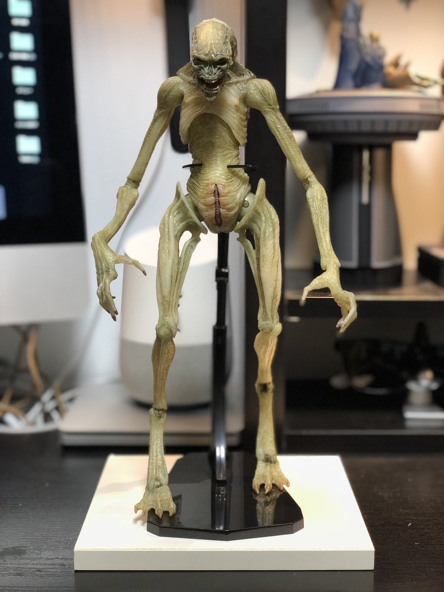 NECAエイリアン4 ニューボーン・エイリアン到着‼️ 何というデカさと