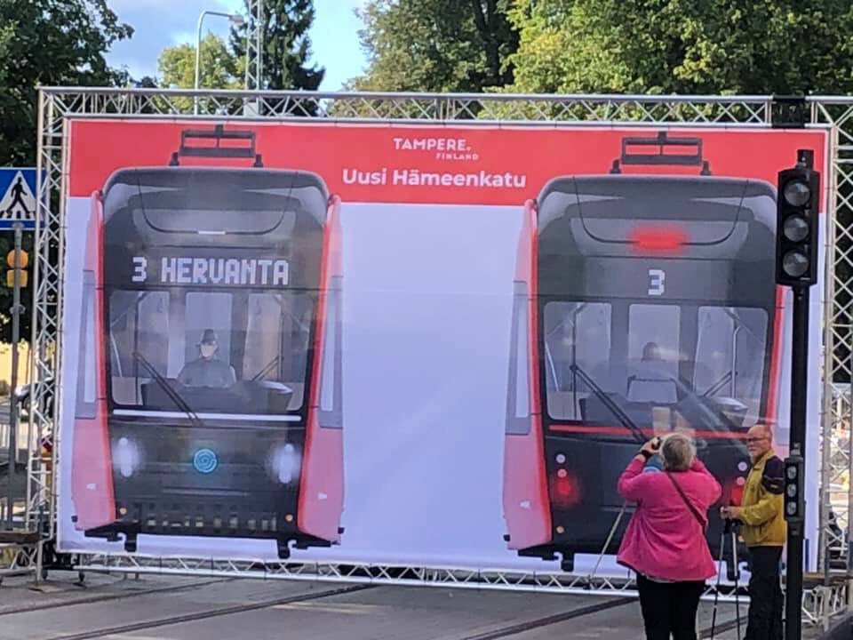 mainostulosteet's tweet photo. Toteutimme lippukankaasta #uusihämeenkatu -tapahtumaan 4 x 7 metrisen bannerin. https://t.co/9D1gRNpszx
