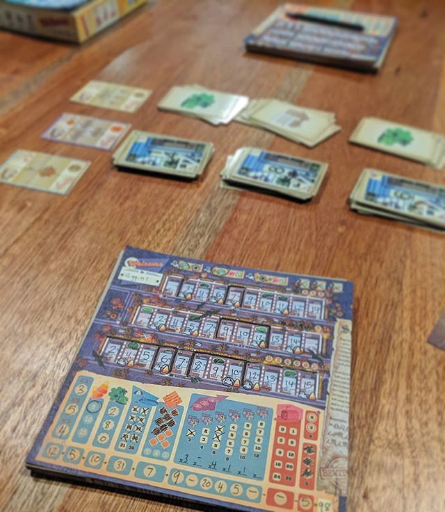 TheBGDetective's tweet photo. Halloween themed Welcome To was not bad, but Winter Wonderland is still my favourite expansion for now 💛

#boardgames #bgg #boardgame #welcometoyourperfecthome #tabletopgames #rollandwrite #flipandwrite #halloween #puzzle #ksgame #kickstartergames https://t.co/eeU5qaIwxZ https://t.co/JkwV6ISn8s