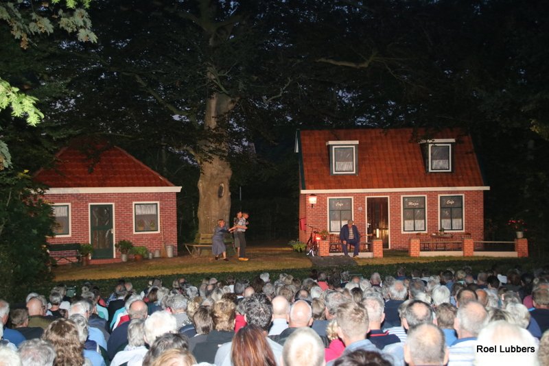 Woldbloem's tweet photo. Geweldige première voor het openluchtspel te Roderwolde
Er wordt vanavond, dinsdag - en woensdagavond nog gespeeld.
https://t.co/rzxr1tqzJT https://t.co/RwE1K8ENLV