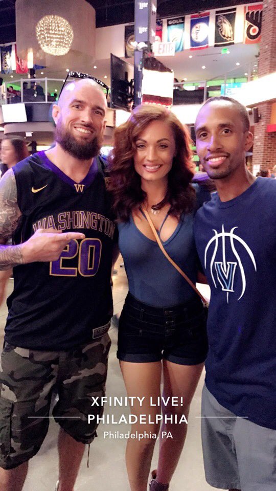 KarateMark215's tweet image. Looking forward to making new memories! #975FanFest #XfinityLive