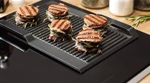 BritanniaDesign's tweet photo. Have a great bank holiday folks, we are open until 3pm today and closed on holiday.  Happy BBQ'ing! #neffappliances #neffcooking #lovetocook https://t.co/TpPNMpfclU