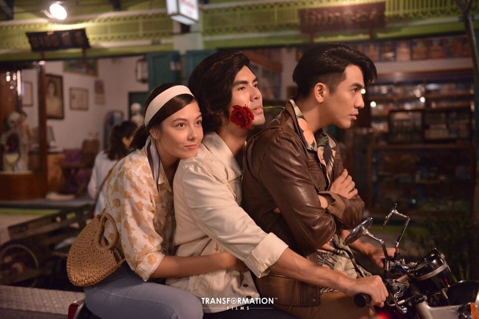 MajorGroup's tweet photo. เผย 2 ภาพแรกจากภาพยนตร์ #MyGodFather “อย่าเรียกพี่ว่าพ่อ"  จากค่าย Transformation Films 

นำแสดงโดยโป๊ป - ธนวรรธน์, เต๋อ - ฉันทวิชช์ เเละแซมมี่ เคาวเวลล์ 

ผลงานการกำกับโดยใหม่ - ภวัต พนังคศิริ

เร็ว ๆ นี้ที่เมเจอร์ ซีนีเพล็กซ์ https://t.co/5Pt2EQtHsn