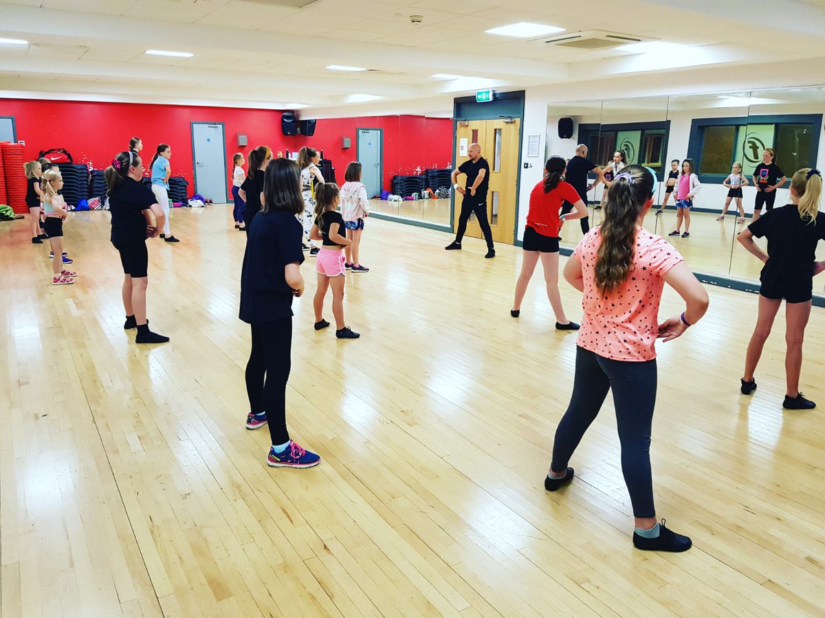 randdcoaching's tweet photo. And we are off, the amazing @marksmith_prod @DeafMenDancing1 and his workshop for our fabulous dancers in Rushden!

#dance
#rddance
#rdcoaching
#musicaltheatre https://t.co/bVrwgjV5gq