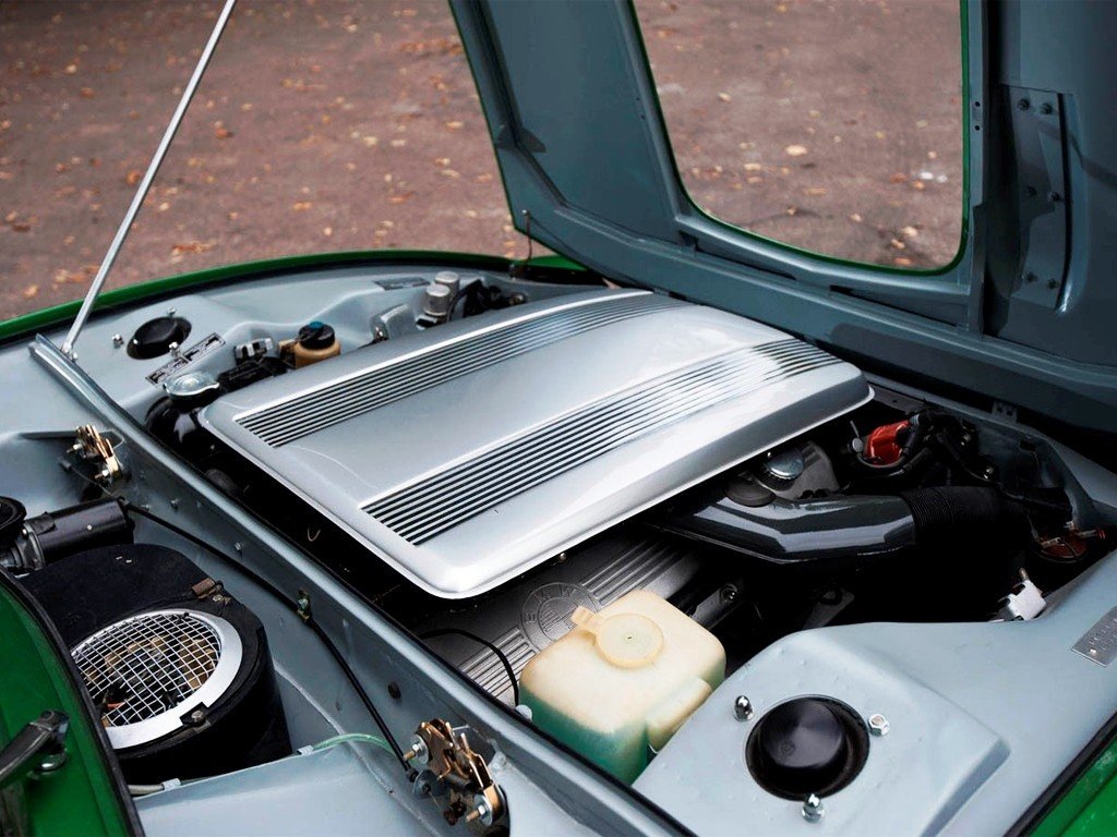 MathiasMedvedev's tweet photo. 1969 #BMW 2800 #Spicup #Bertone
Spicup: 5 facts🤓
1⃣It is based on the chassis of the BMW 2500 Saloon and had a 2.8-litre version of the SOHC straight-six engine installed
2⃣The name Spicup is in fact spider+coupé.
#BMWfacts https://t.co/sqzaKiEaMl