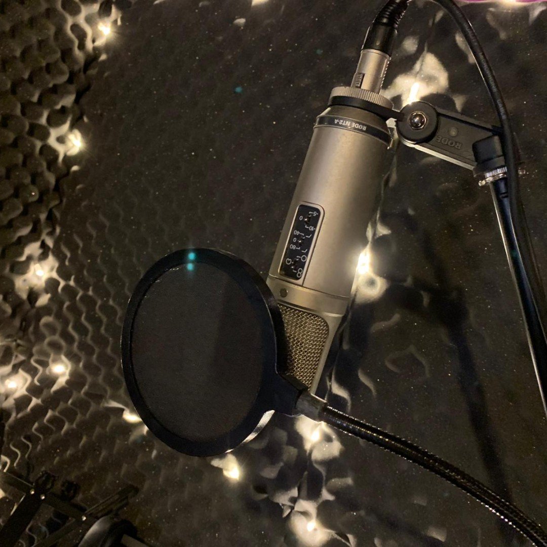 CardTrickMusic's tweet photo. Our dedicated vocal booth produces a  naturally dry sound with boosted warmth, which allows for easier manipulation in post-production - which means we can cater for the requirements and creative direction of the artist! 

#TheMoreYouKnow #SoundEngineerLife #MusicianLife https://t.co/SCtcGGRoSw