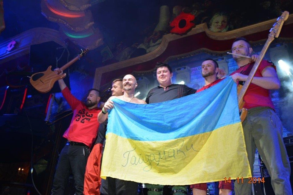 Haydamaky's tweet photo. 28 років Незалежності - 28 років Боротьби! 

Найперше, вітаємо військових та добровольців всіх воєн за нашу державність! Вітаємо тих, хто на передовій, тих, хто забезпечує тил та тих, хто в цей час, на мирній землі виховує гідних нащадків! 

З Днем Незалежності, українці! https://t.co/4jb7WgSxQr