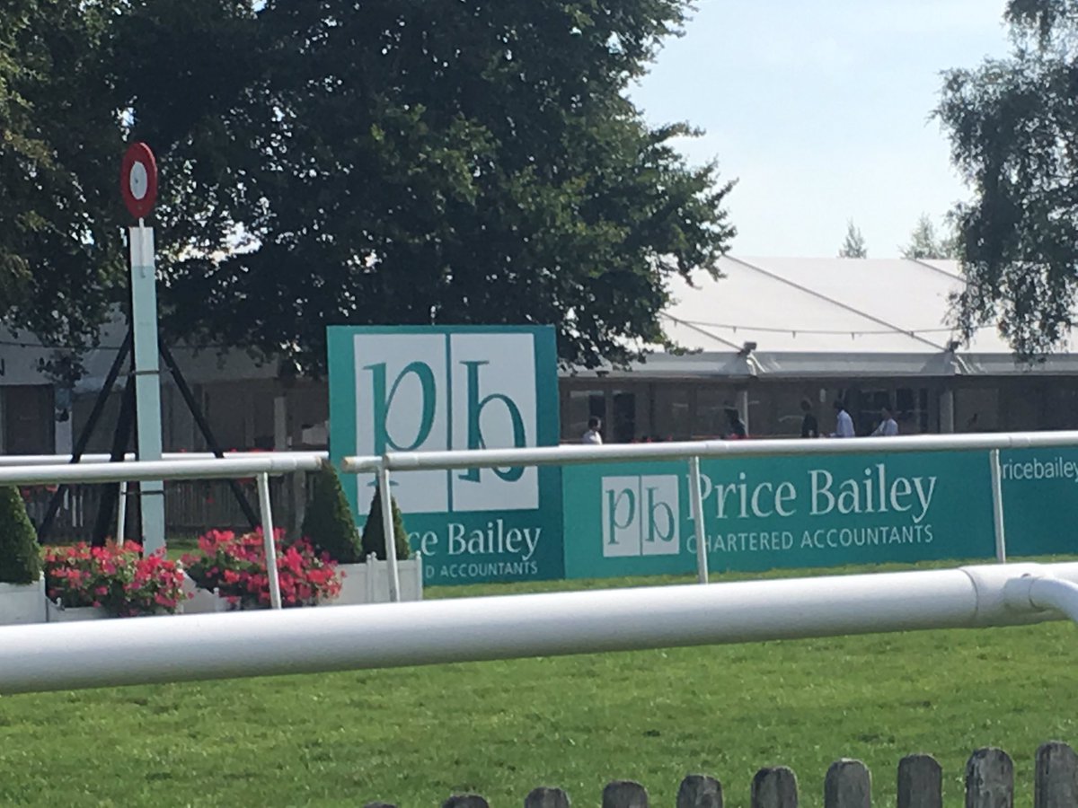 MartinClapson's tweet photo. Looking forward to a fantastic day @NewmarketRace with @Price_Bailey sponsoring all the races #PBraces #TeamPB #newmarket https://t.co/JzOquwV7Zb