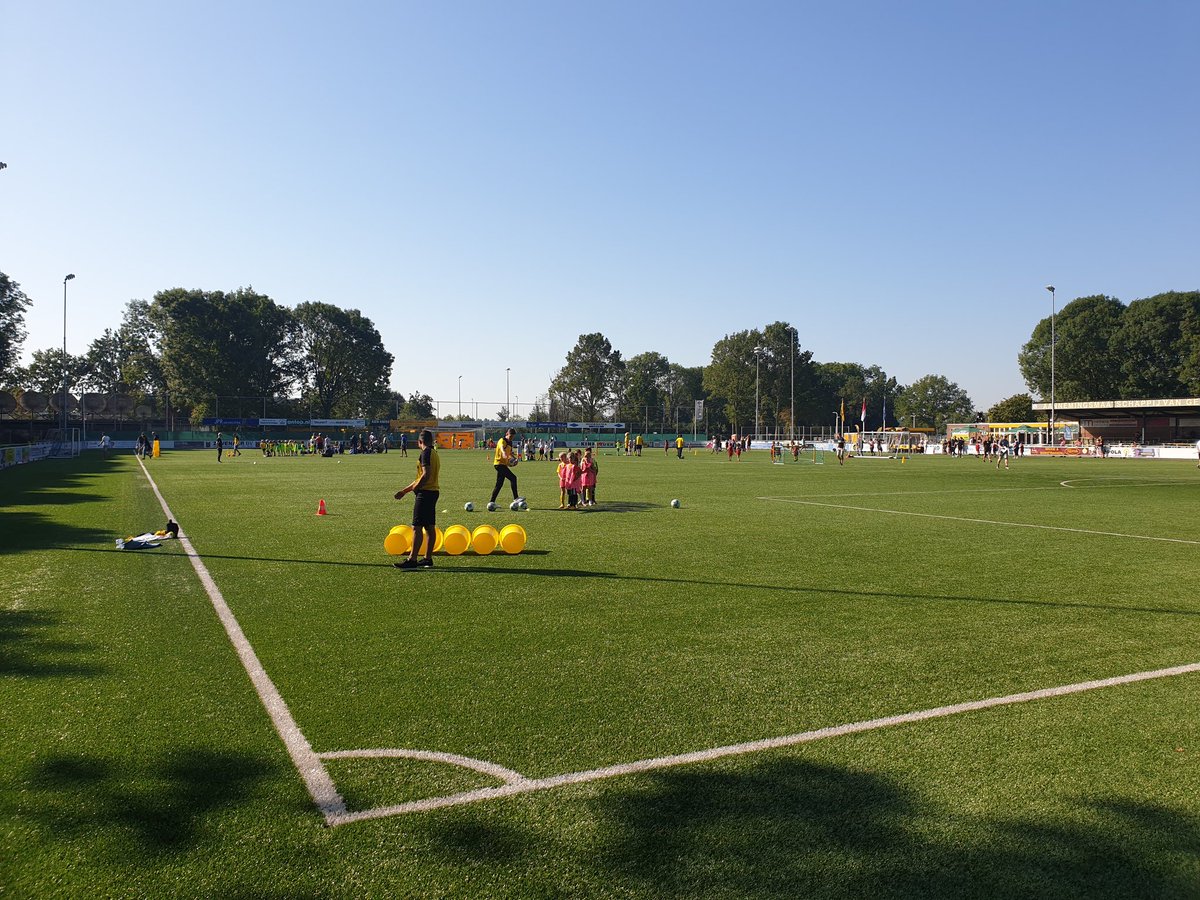 Wederom een grote opkomst <a href="/svDCS/">sv DCS</a> Spelinstuif! Veel plezier bij DCS jongens en meisjes.