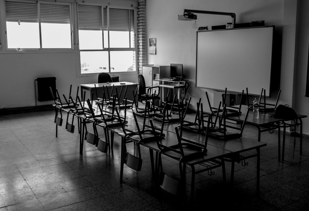 El silencio de las aulas 
tancercatanlejos.org/el-silencio-de…  #Educacion #Extremadura #Badajoz <a href="/motivabadajoz/">MOTIVA</a> <a href="/_FundacionCB/">Fundación CB</a>