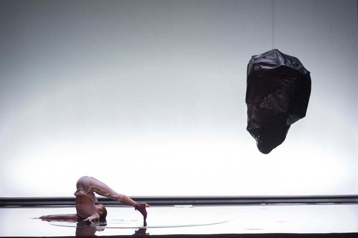 🌄 Otra de nuestras #ResidentesCDC es #PaulaQuintana que presenta en #AbiertoenCanal #LasAlegrías, un ‘solo acompañado’ o una ‘performance coreografiada’ que habla de la #alegría como motor de energía 👉 19 y 20/09 <a href="/TeatrosCanal/">Teatros del Canal ▪️ Comunidad de Madrid</a>
📷 <a href="/Auditoriotfe/">Auditorio de Tenerife</a> @MBarretophoto