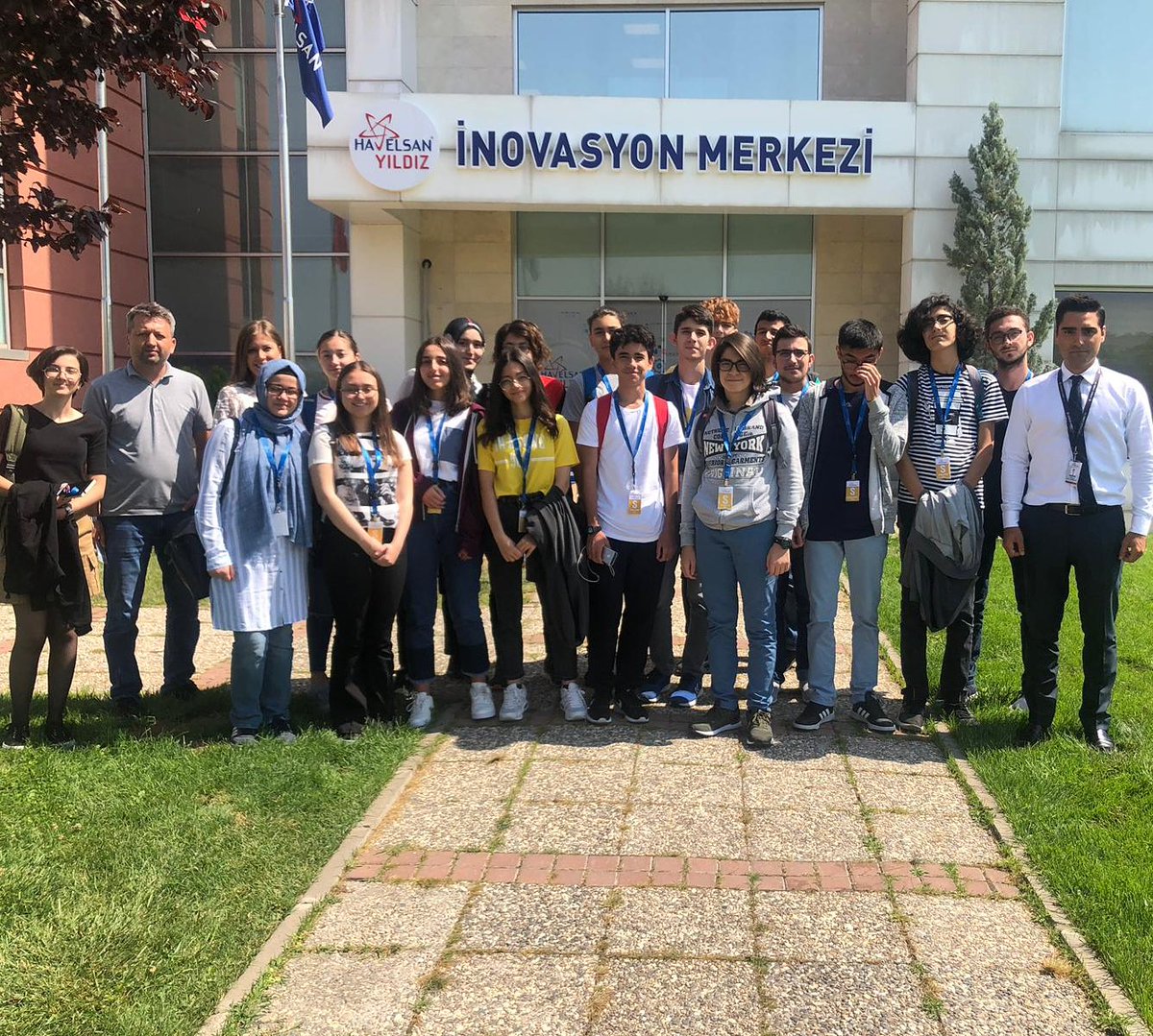 NoqayBalasi's tweet photo. @abdullahciftcib HAVELSAN Açık İnovasyon Merkezinde, üstün yetenekli lise öğrencilerinin katılımıyla gerçekleştirilecek HAVELSAN Junior Hackathon 26 Ağustos Pazartesi günü başlıyor! #juniorhackathon https://t.co/8KciEYdAxD