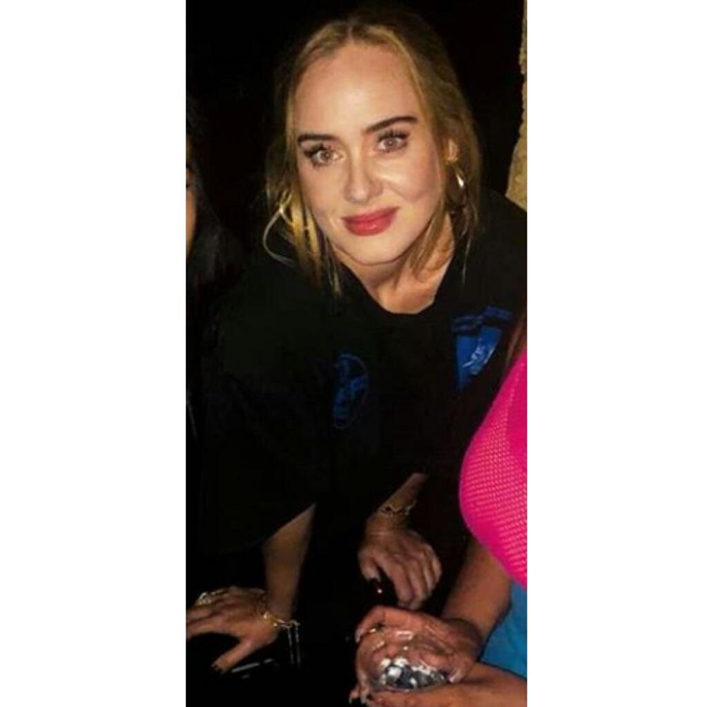 adeleforx's tweet image. 💕