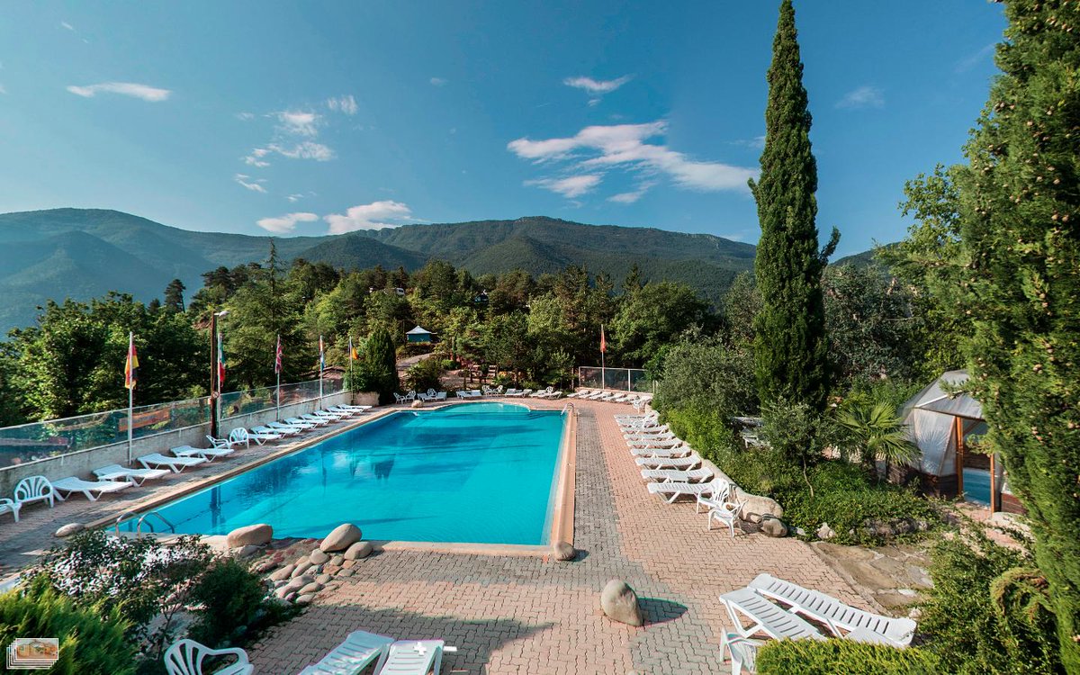 NatustarFR's tweet photo. Découvrez  Le domaine de l'Origan et ses alentours magnifiques!
#Naturisme #naturistes https://t.co/hgKVIkrUll