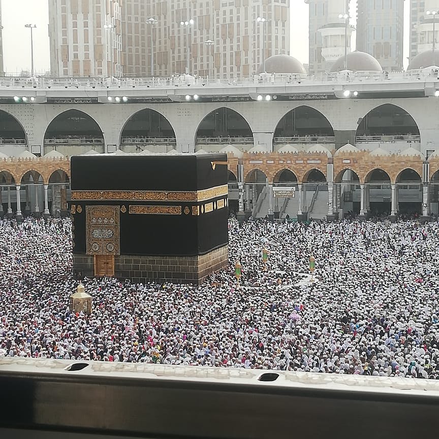 HumansWelfare's tweet image. ارشادِ سیّدنا امام محمد غزالی رحمةاللہ الوَالی:

"انسان کے لٸے حقیقی سعادت و کامیابی اِس میں ہے کہ وہ اللہ پاک سے مُلاقات کو اپنا مقصد، آخِرت کو اپنا مستقل ٹھکانا، دُنیا کو عارضی منزل، بدن کو سواری اور اعضا ٕ کو اپنا خادم تصور کرے"

{احیا ٕ العلوم ١١/٣}