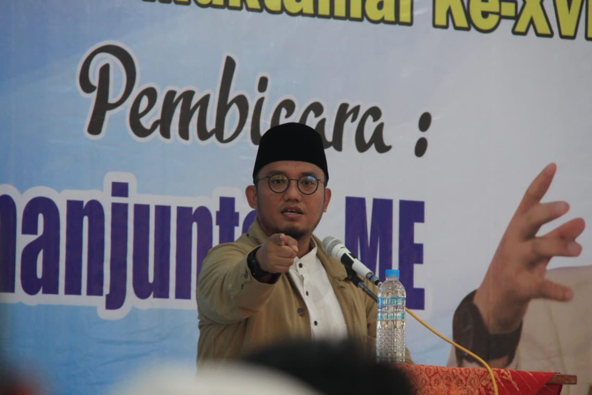 Dahnilanzar's tweet photo. Saya melanjutkan agenda tabligh setelah dari Solo, Pekalongan, Siang tadi saya mengisi Tabligh Akbar di Kota Tegal-Jawa Tengah, dan Malam ini melanjutkan perjalanan menuju Kebumen untuk mengisi Tabligh Akbar di Gombong-Kebumen pada ahad pagi besok, sampai jumpa di Gombong Sob. https://t.co/dNk7PhUGxx