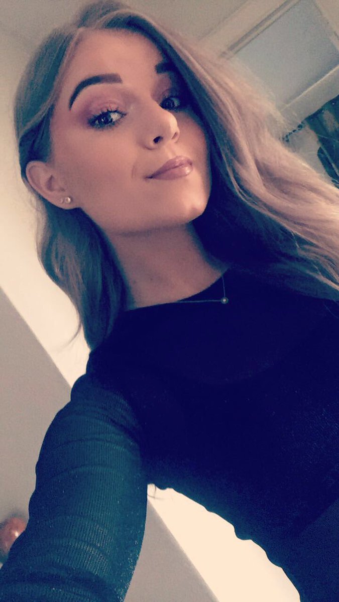 charlet_bond's tweet photo. TONIGHT I’M GOING TO SEE ARIANA !!! Come say Hi if you see me ! 😊❤️ https://t.co/64Db8RAWIV