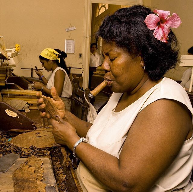 Cubanews_de's tweet photo. Kauft ihr gerne Zigarren in Cuba?
Lest die Tipps vom Fachmann in unserem letzten Artikel.๐ง
Und รผbrigens: ihr kรถnnt AUCH Zigarren gewinnen - 5 Boxen H. Upmann Half Coronas!๐ค๐
(Link in Bio)
#cubanews #loves_cuba #kuba #cuba #havana #habana #havanna #cubatravel #travelcuba #traโฆ https://t.co/yaEyg2Wr7n