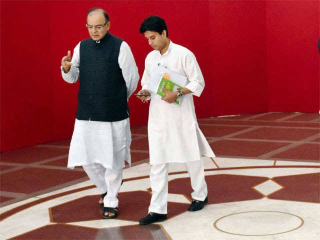 Arun Jaitley Ji’s demise is a huge loss to the nation. He was a brilliant lawyer and parliamentarian, whom I personally admired and from whom I have derived immense learning. 

In him the nation has lost one of its leading lights and I have lost a family member. 

#ArunJaitley