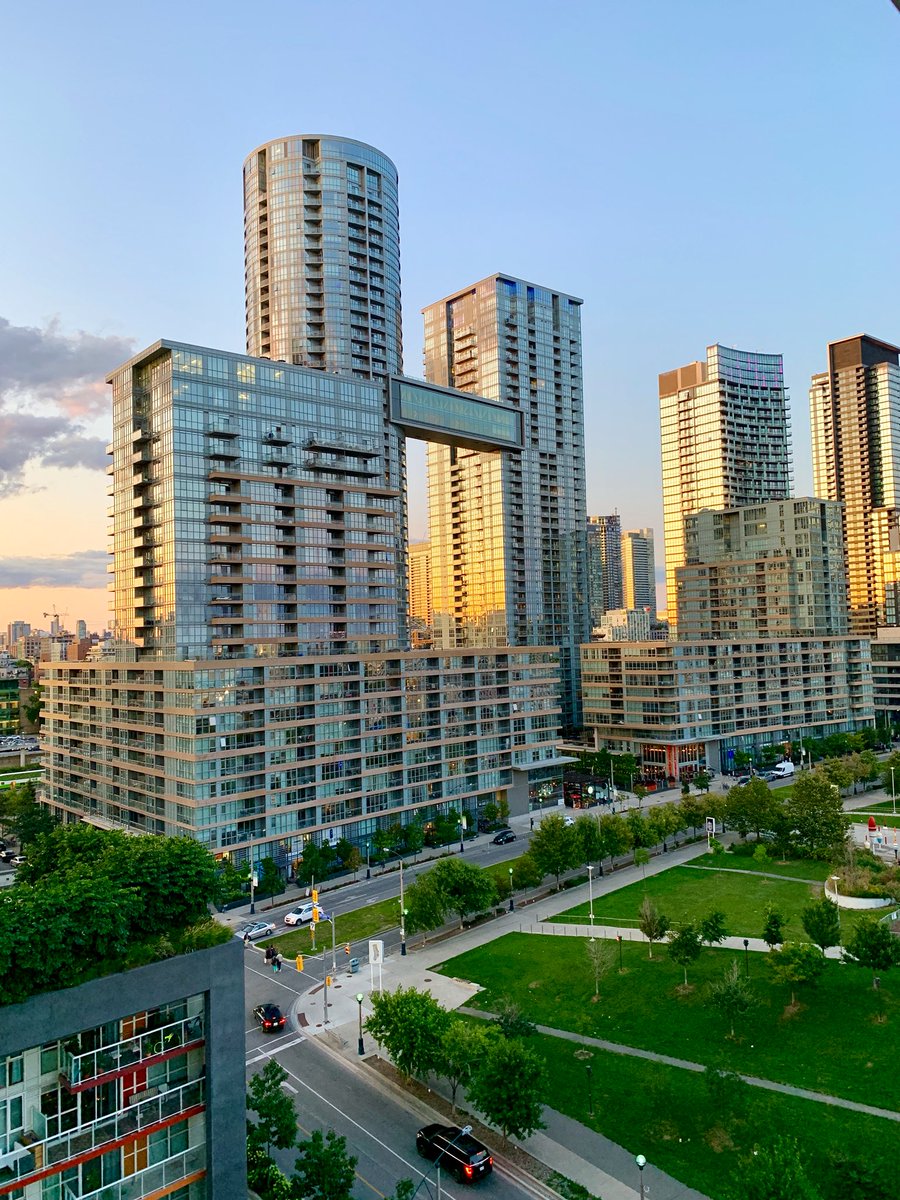 AnnaRelph's tweet image. They sure know how to build cities over here... 
#simcityinreallife #planninggeek