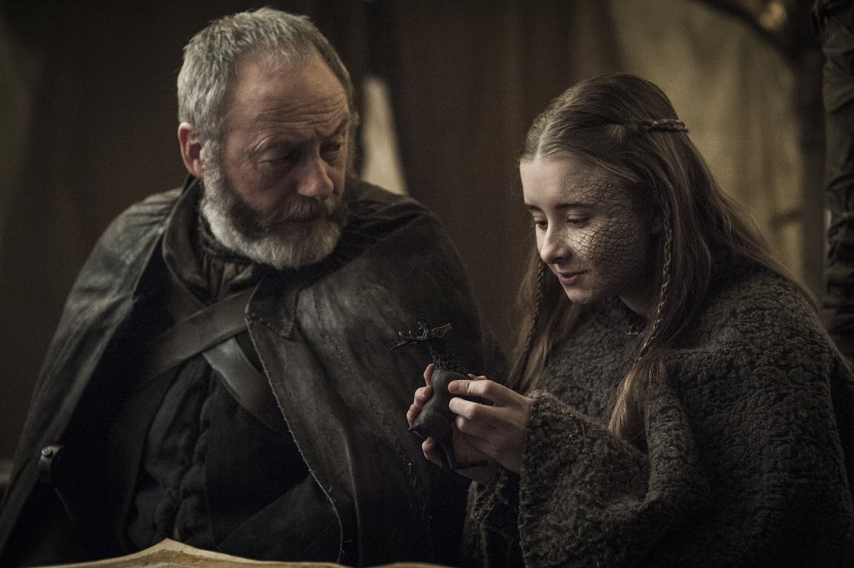 CLBraavos's tweet photo. En la sección del #EscribaLeal seguimos repasando #JuegoDeTronos con la reseña global de la 5ª temporada, donde el leal ser #BarristanSelmy analiza lo que fue la controvertida adaptación de #FestínDeCuervos y #DanzaDeDragones. ¿Qué os pareció? ➡️ https://t.co/b5FDowUMuw #GOTs5 https://t.co/3aLM8CIyp1