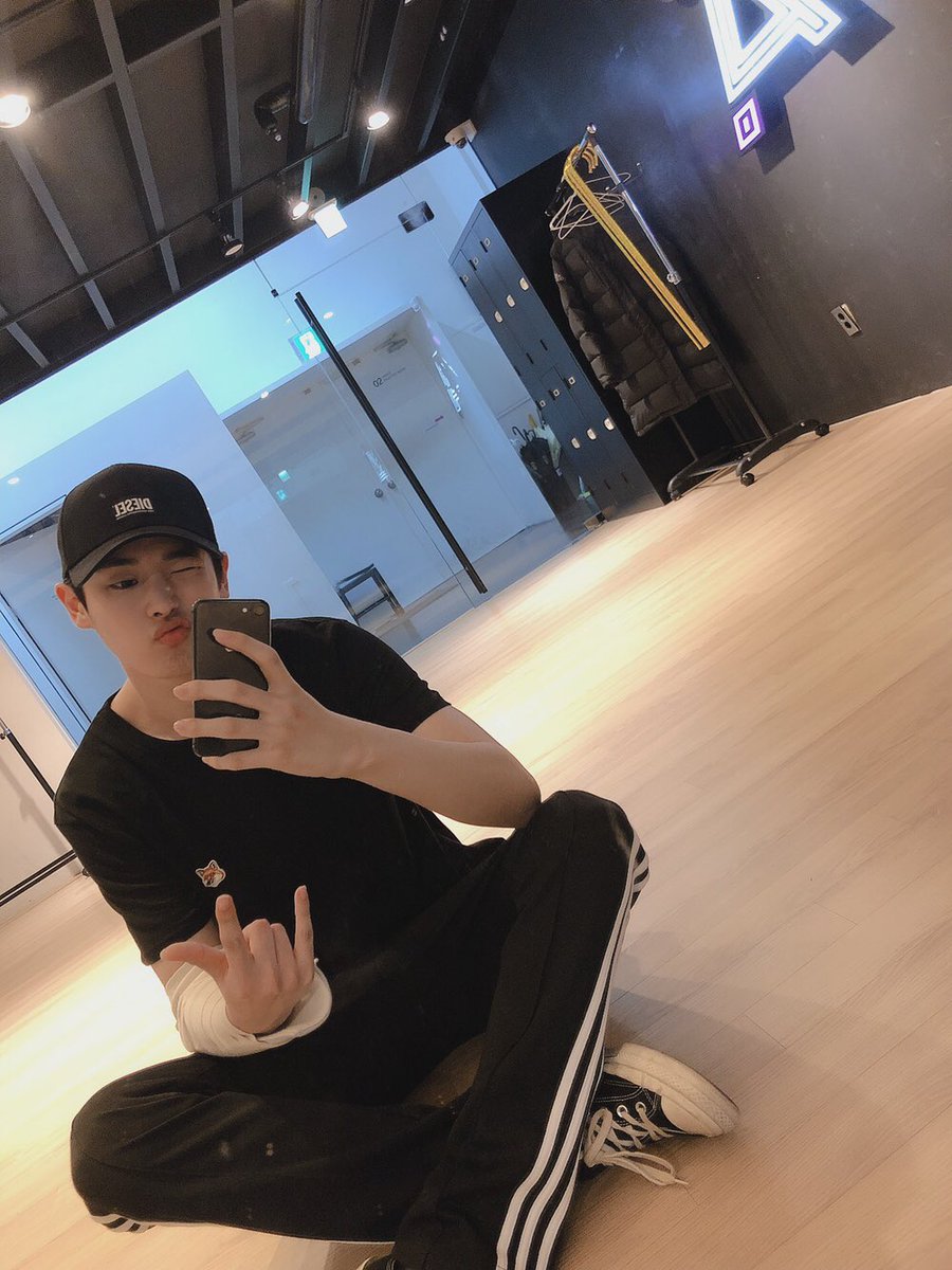 NewWorld_VICTON's tweet photo. 모두다 받아랏!!!❤️ https://t.co/wNYJEG5wUA