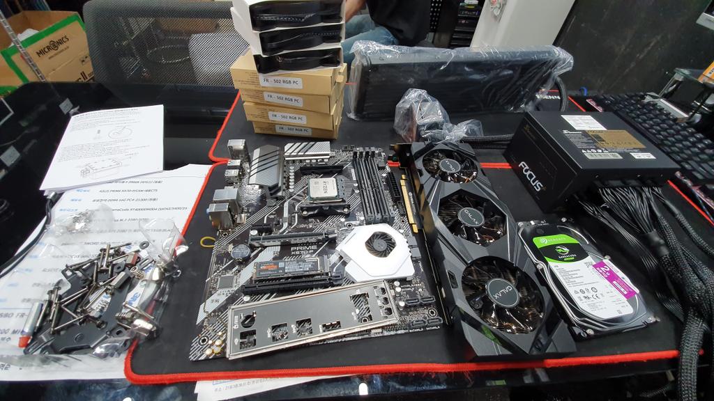 KumaCom_'s tweet photo. 게임방송을원컴으로 하실꺼라고
amd 마티스3900x 32g 2080ti
메인보드 바이오스 업데이트와 램오버 센스
#게임방송 #원컴방송 #젠2 #3900x #라이젠 #마티스 #배트그라운드 #오버워치 #아프리카tv #트위치 #유투브 #램오버 #쿠마컴 https://t.co/YeRQlV5tai