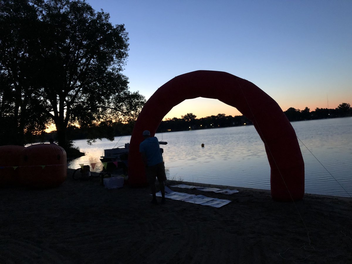 SamSpeakerGuy's tweet photo. Fear. The swim timer, it’s put a knot in my stomach since I started debating if I would try a triathlon. Never done this, never swum this far, but told my kids to never let fear stop them. So here it goes. #FastestTurtle #SwimBikeRun @barronlaketri @RacingForSteveO #triathlon https://t.co/N0zdrAhV3V