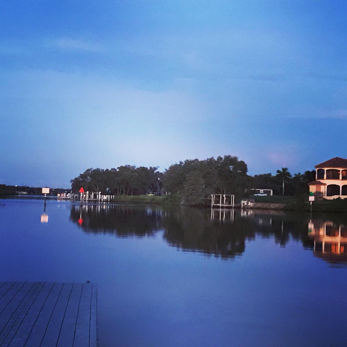 MoonandSun107's tweet photo. Daybreak at Fort Hamer Bridge #redheadedgardener #forthamerbridgerun #forthamerbridge #parrishfl #florida #lovefl #forthamer #parrish https://t.co/oezfVpMJqJ