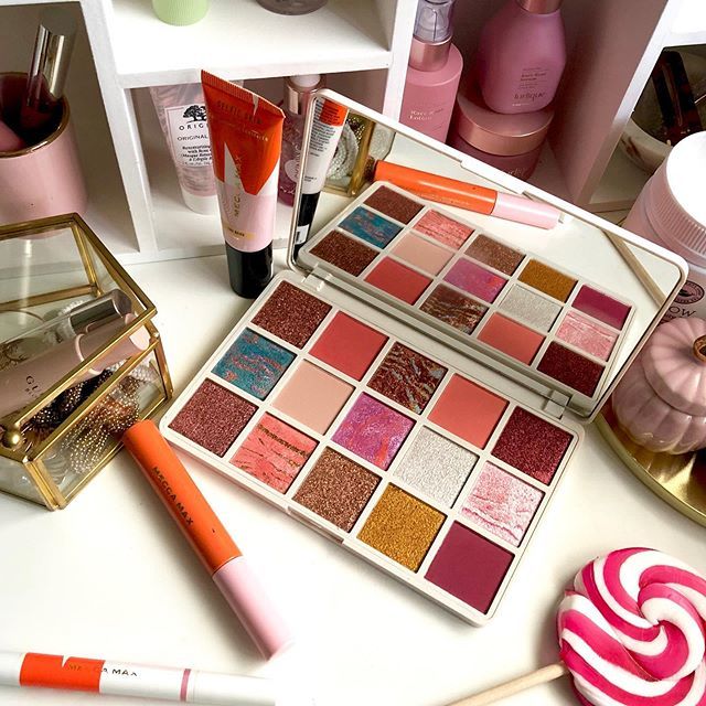 HonestlyRosa's tweet photo. My demo of the new @meccamax Sugar Queen Palette is up on YouTube now!!! (Search meccamax sugar queen and it comes right up) I play around with the shades before putting together a really pretty pink look. #PRsample #meccamax #meccamaxima #beauty #pinkma… https://t.co/IQ2ppjRgRF https://t.co/GpWK88SWgK