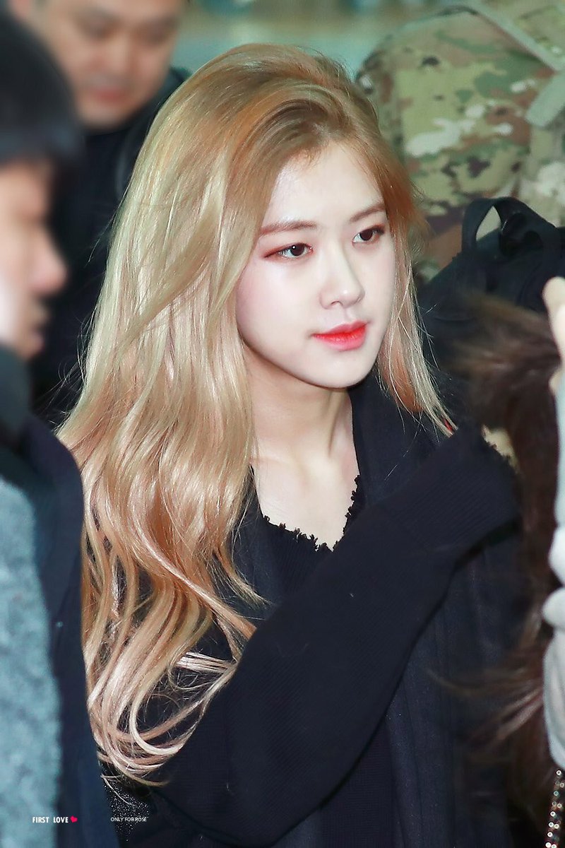rosé pics tweet media