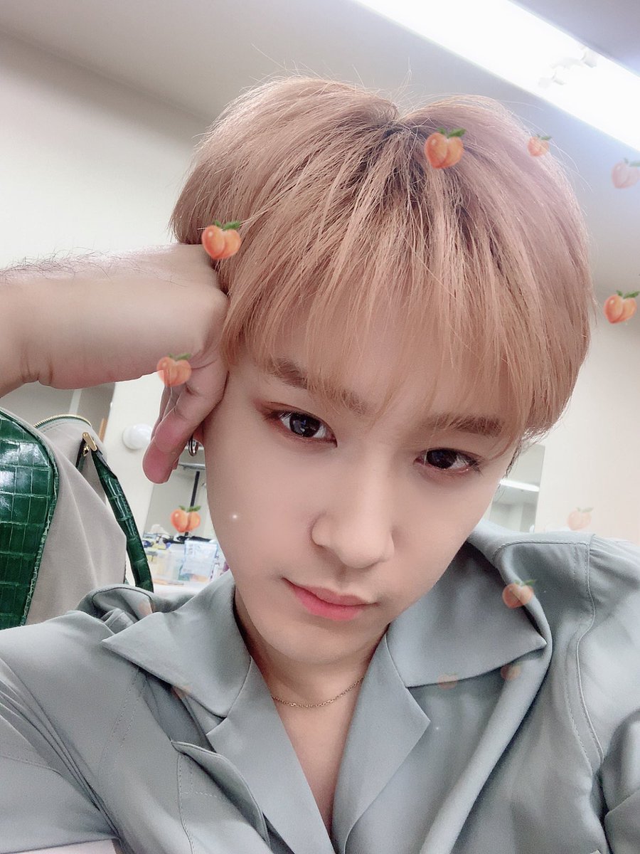 BASSISTMOMENT91's tweet photo. 모모모모모모지......???????? 헐 이재진 프로듀스 나왔었지?ㅋㅋㅋ 옵화 찐쮀 멋었서 오뜨게ㅠㅠㅠㅠㅠㅠㅠㅠㅠㅠㅠ 이렇께 잘생긴 29살 옶똬..... 존멋 재진쓰 짱😭👍🏻👍🏻👍🏻👍🏻👍🏻👍🏻👍🏻👍🏻 #이재진 #leejaejin #FTISLAND #ft아일랜드 ＠saicowow https://t.co/kYaXZMtpxZ