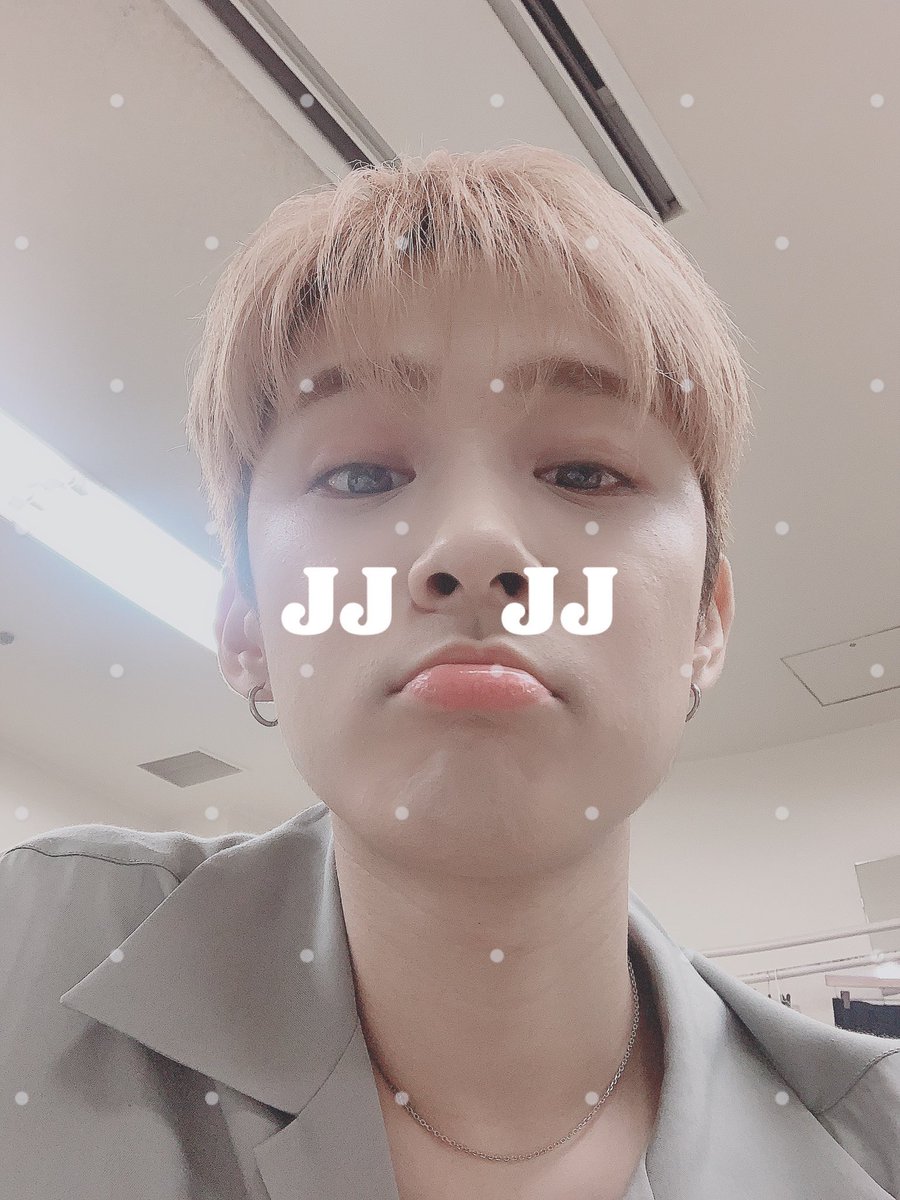 BASSISTMOMENT91's tweet photo. 모모모모모모지......???????? 헐 이재진 프로듀스 나왔었지?ㅋㅋㅋ 옵화 찐쮀 멋었서 오뜨게ㅠㅠㅠㅠㅠㅠㅠㅠㅠㅠㅠ 이렇께 잘생긴 29살 옶똬..... 존멋 재진쓰 짱😭👍🏻👍🏻👍🏻👍🏻👍🏻👍🏻👍🏻👍🏻 #이재진 #leejaejin #FTISLAND #ft아일랜드 ＠saicowow https://t.co/kYaXZMtpxZ