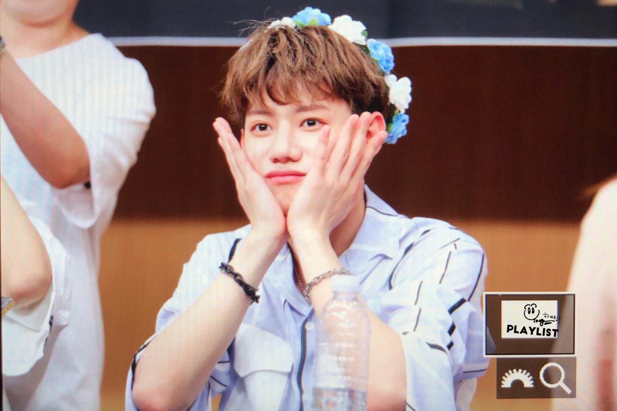 Playlist_Y's tweet photo. 190824 디원스 팬싸인회 오늘의 용근! 

#조용근 #용근 #디원스 #D1CE @officialD1CE https://t.co/VVD6bRqU0e