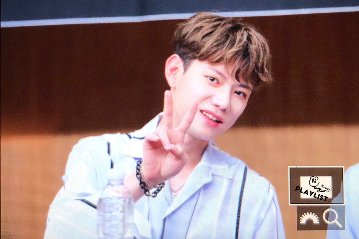 Playlist_Y's tweet photo. 190824 디원스 팬싸인회 오늘의 용근! 

#조용근 #용근 #디원스 #D1CE @officialD1CE https://t.co/VVD6bRqU0e