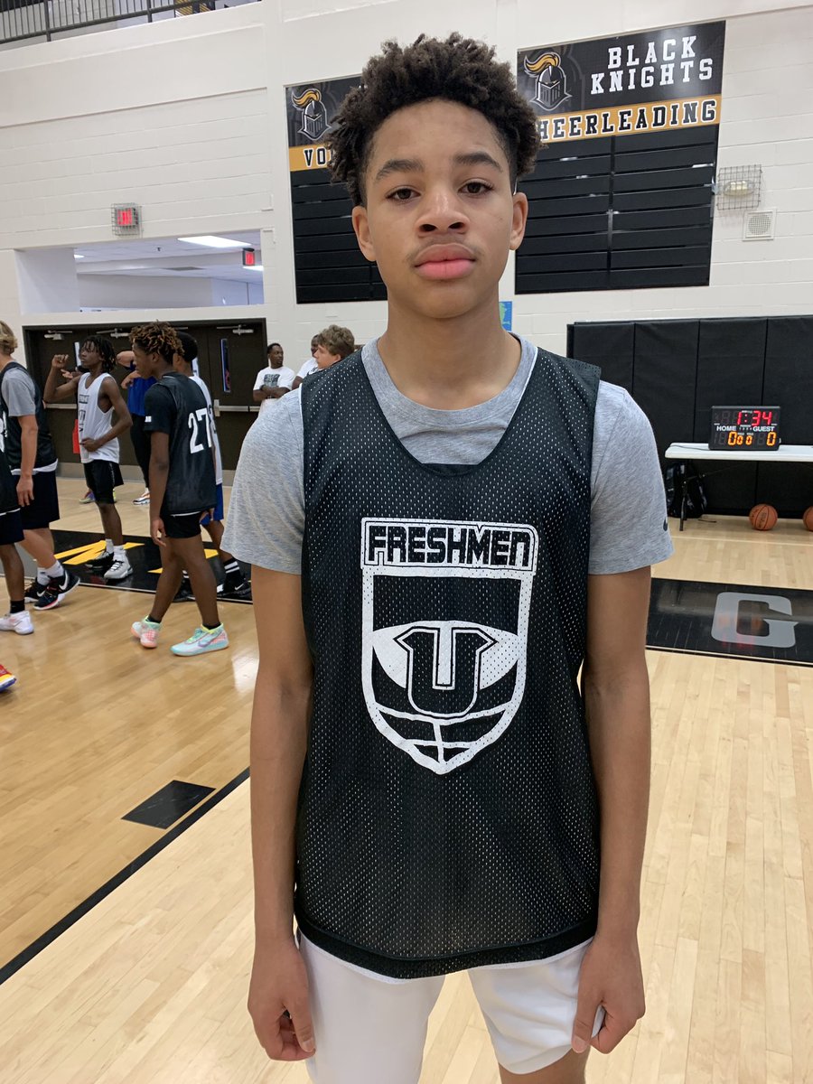 Jarrett_PRO's tweet photo. 6’3” Jelani Hamilton is going to be a special prospect for years to come...
Expect him to be a household name here shortly.
Excellent skill set and great feel for the game.
#FreshU https://t.co/eMJeRvCjzw