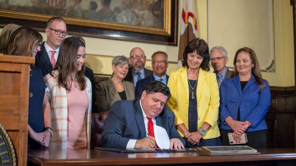 This is incredible news for the future of Illinois' Educational System! Plus, it goes right along with <a href="/MissAmericaIL/">Miss Illinois</a>'s platform! Thank you, Gov. Pritzker!

thesouthern.com/news/local/edu…