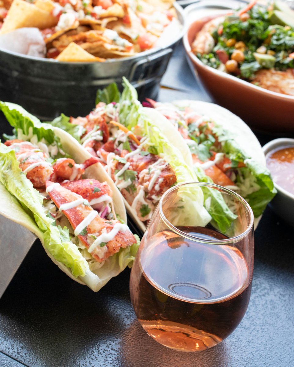 The sunny days of Summer continue... so get your pumpkin spice away from our Rosé ! It's patio time! 😎