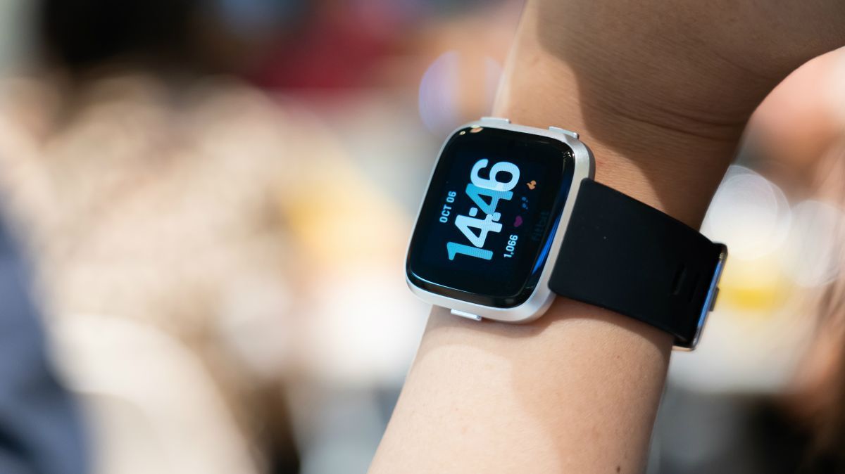 techradar fitbit versa