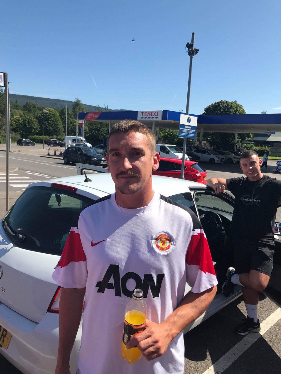 TheCambrianFC's tweet photo. THE PRODIGAL SON RETURNS!!! Delighted to announce the re-signing of speed merchant John Thurlow. Rumour has it he once had a race with a horse over the top of Maerdy mountain. Sadly he lost, but it’s the determination that counts. Welcome back big man!! #uppacam https://t.co/KZMCdGIf9Z
