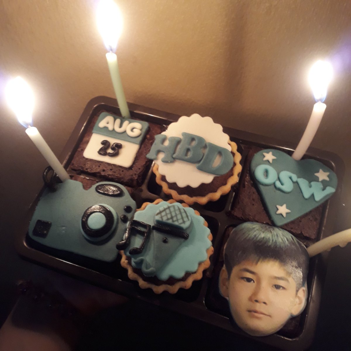 jaoying199x's tweet photo. สุขสันต์วันเกิด จะกี่สิบขวบก็ต้องมาร้องเพลงแฮปปี้เบิร์ดเดย์กับแม่นะ😭 ขอบคุณที่เกิดมาให้รัก ขอบคุณที่เติบโตมาเป็นอย่างดี รักเธอมากๆ ทำทุกอย่างที่อยากทำเลยนะ เราชอบมันทั้งหมดและจะสนับสนุนตลอดไป💖🌟 
#옹성우_생일축하의_순간 #ONG_HAPPY_DAY https://t.co/bI6PpdNPIq