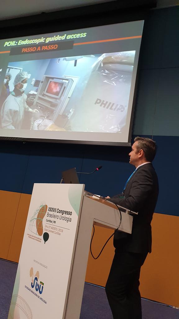 VicentiniUro's tweet photo. @GSMarchini demonstrating step by step the PCNL technique with endoscopic guided access learned with @endourologyccf . A real ECIRS in prone, very effective. For all cases? #cbu19 #cbu2019 @sbuoficial https://t.co/gayRqZWrUb