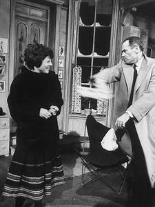 screenwriteretc's tweet photo. Now Playing @tcm ~ #TwoForTheSeesaw (1962) ~ #ShirleyMacLaine & #RobertMitchum ~ Broadway play (1958) starred #HenryFonda & #AnneBancroft #TCMParty https://t.co/qLluFfJjEF