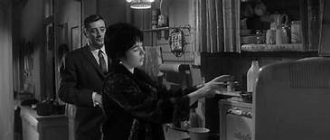 screenwriteretc's tweet photo. Now Playing @tcm ~ #TwoForTheSeesaw (1962) ~ #ShirleyMacLaine & #RobertMitchum ~ Broadway play (1958) starred #HenryFonda & #AnneBancroft #TCMParty https://t.co/qLluFfJjEF