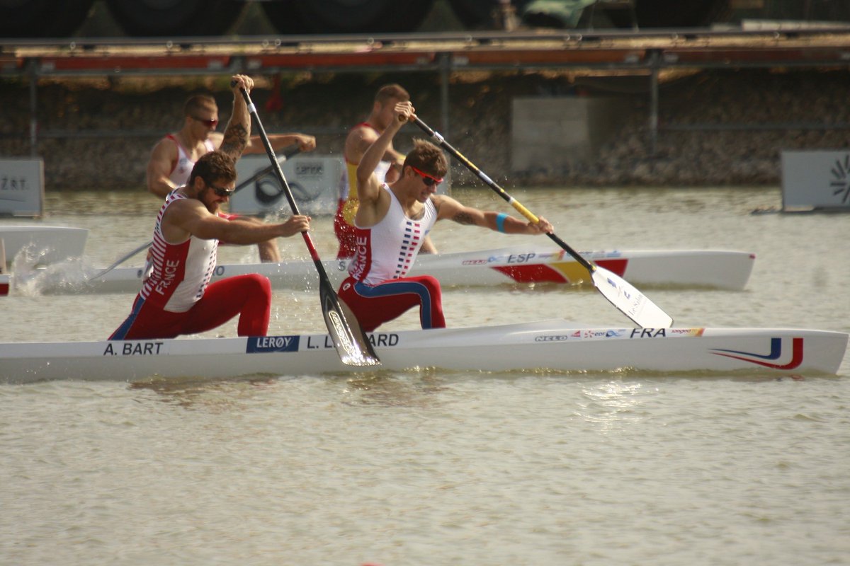 FLeturque's tweet photo. 👏🏼Une belle journée pour nos immercuriens de @ASLCanoeKayak ! Bravo à Thomas Simart, Pierrick Bayle, Flore Caupain, Loïc Léonard et Adrien Bart qui réalisent de belles finales🏅. On soutiendra Adrien demain en finale du monoplace pour décrocher son ticket pour Tokyo ! 🇯🇵 https://t.co/GVfVEOsVzD