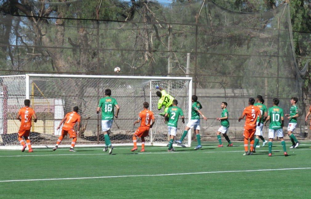 Temucooficial's tweet photo. Resultados fútbol joven.
#Sub19 
#Cobreloa 0 - 2 #DeportesTemuco, goles de Damián García y Nicolás Garrido.
#VamosTemuco https://t.co/SKTyH3TFSr