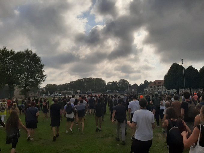 Antifaxismoa's tweet photo. Movilización en #Baiona contra #G7Biarritz

Sin comunicar
Sin negociar sin acordar con las FSE
No se protegen ni los bancos ni las inmobiliarias
¡ Detenidxs libertad ! No a la represión
#G7InonEz #G7Akatu #StopG7 #G7Blokatu
#BlockG7

@noticiasalb @Antifaxismoa @IpEHantifaxista https://t.co/swkaPMaaFn