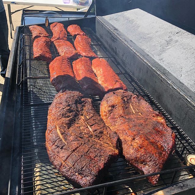 Great day for BBQ! Brisket and Ribs. ift.tt/2Nt8RdW