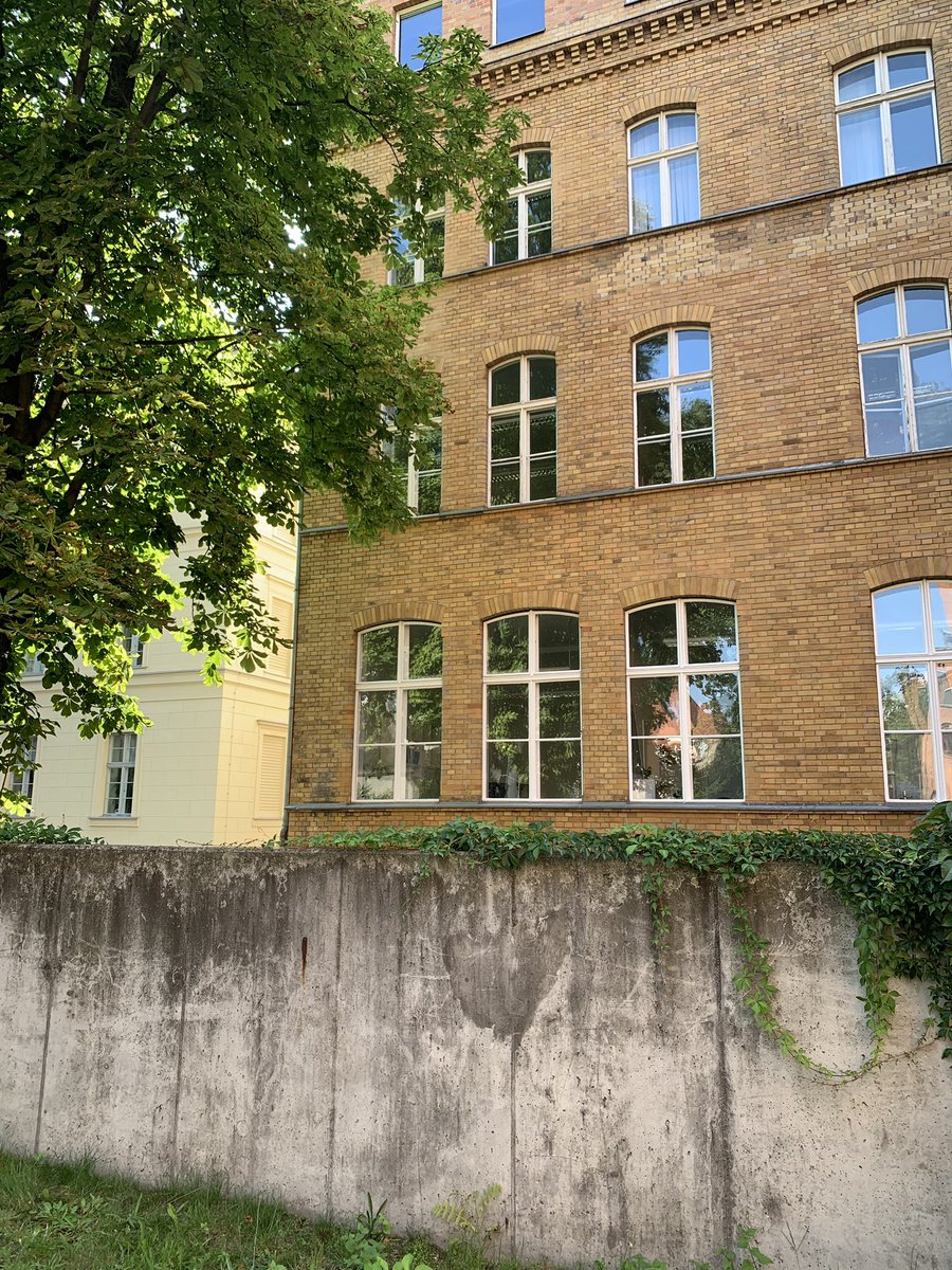 MarcelAMller's tweet photo. #Secrettours #Charite #RobertKoch worked here in the corner office, 1st floor (Kaiserliches Gesundheitsamt) just 300 m away from #ChariteVirology https://t.co/UrHdVmuYDD