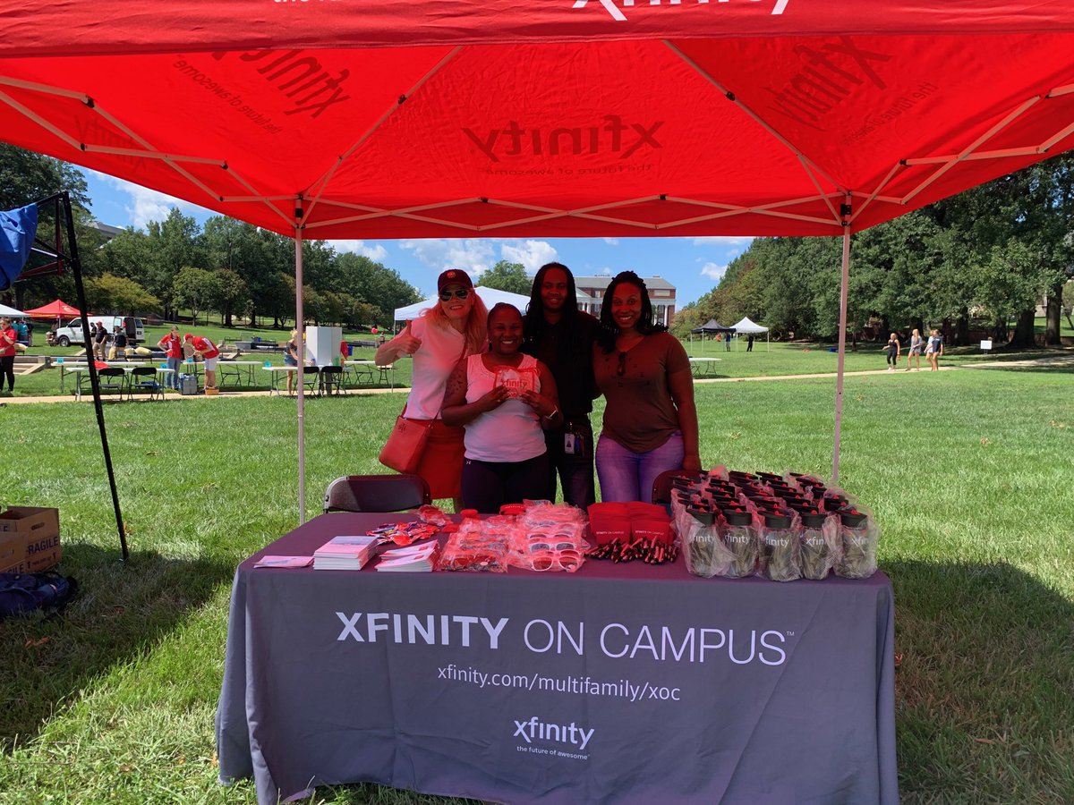 Melanie20735's tweet photo. ⁦@ComcastBeltway⁩ #Xfinitycommunities is HERE and ready to go at ⁦@UMDReslife⁩ ! #UMDfallwelcome #umd23 ! Love sharing the information on FREE #Xfinitystream to watch TV #Xfinityoncampus https://t.co/gTl4MJZqtw